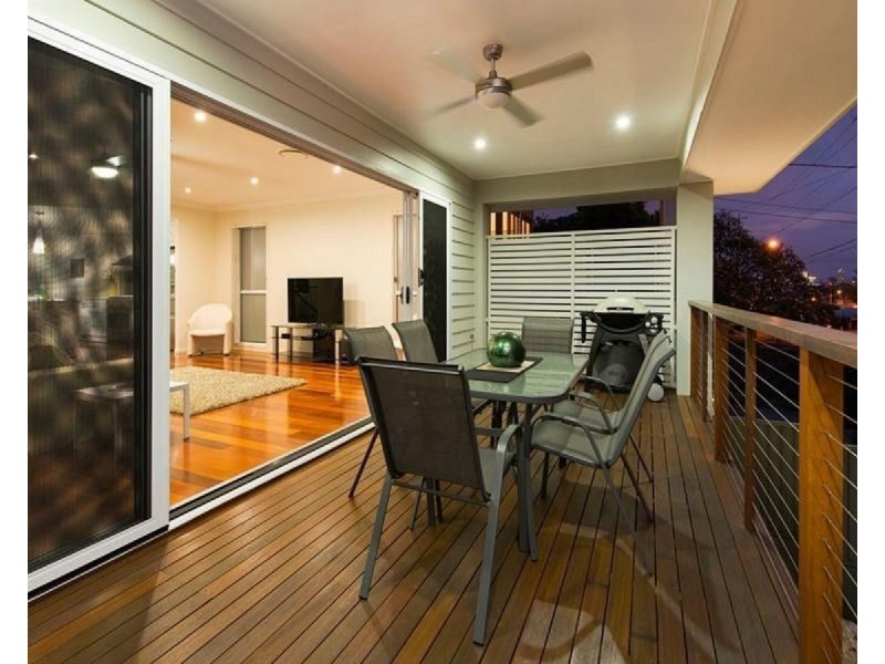 33 Stanley Road, Camp Hill QLD 4152