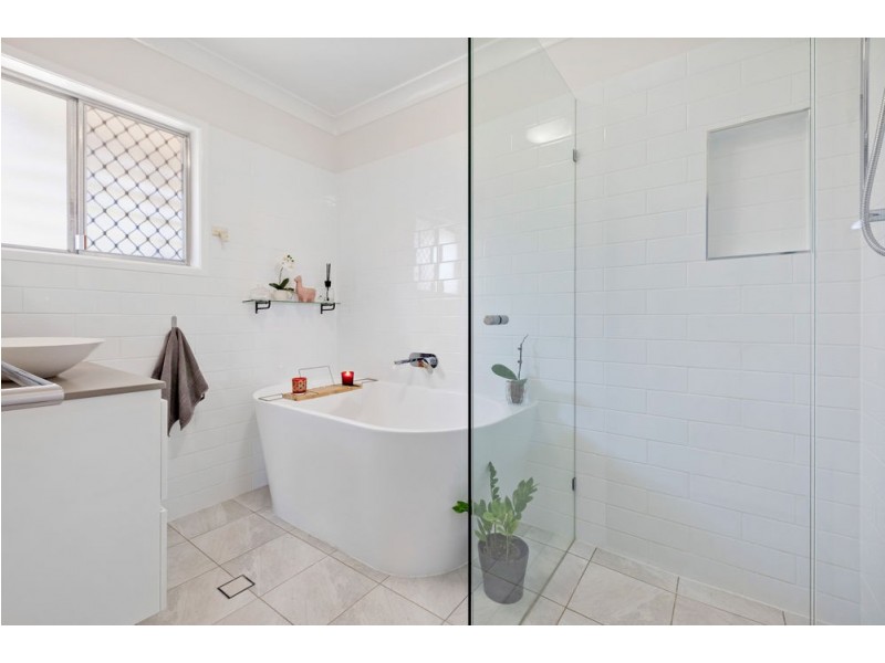 14 Handon Street, Mansfield QLD 4122