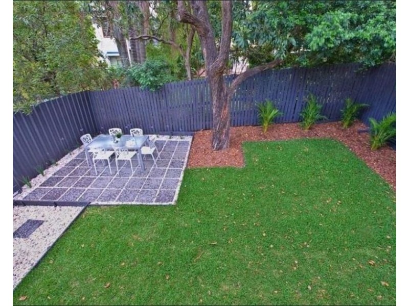 11 Caswell St, East Brisbane QLD 4169