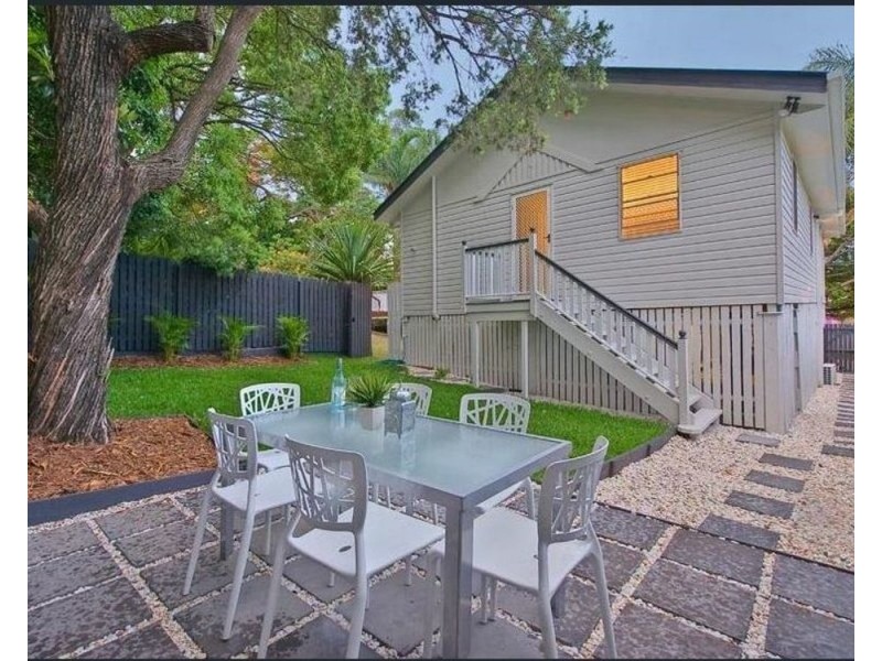 11 Caswell St, East Brisbane QLD 4169