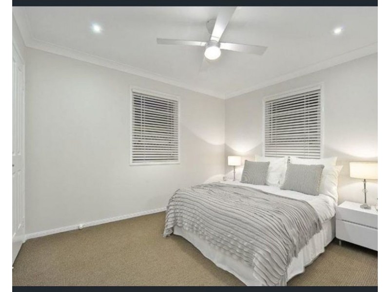 11 Caswell St, East Brisbane QLD 4169