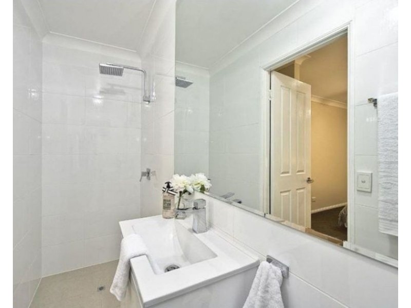11 Caswell St, East Brisbane QLD 4169