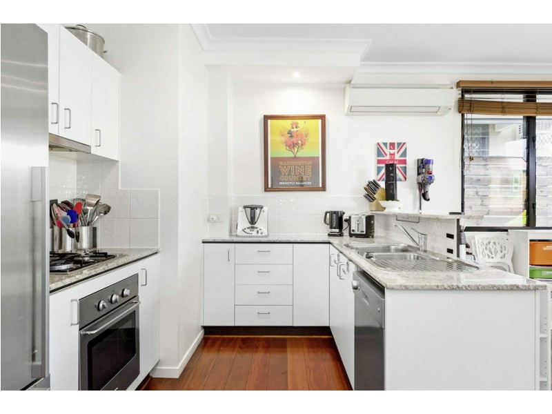 16 Park Street, Hawthorne QLD 4171