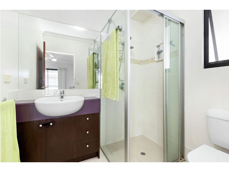 16 Park Street, Hawthorne QLD 4171