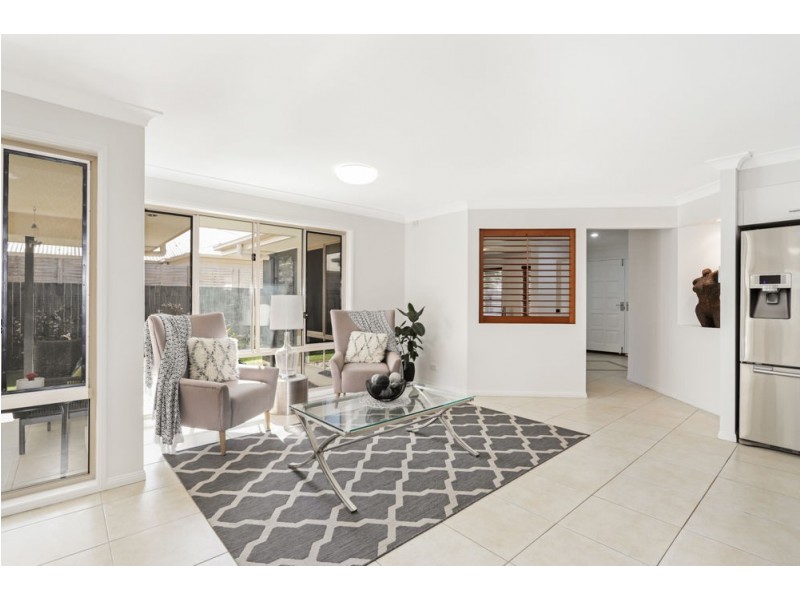 5 Brush Box Place, Wakerley QLD 4154