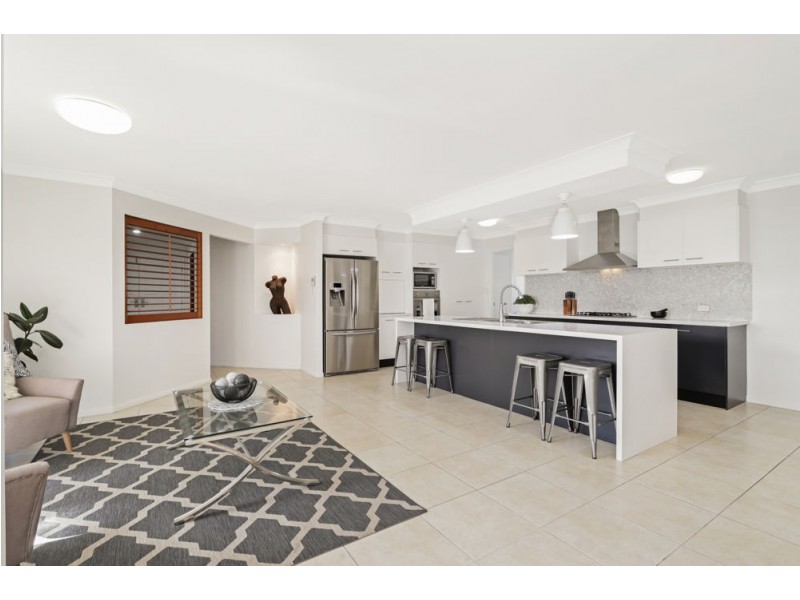 5 Brush Box Place, Wakerley QLD 4154