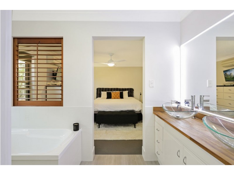 5 Brush Box Place, Wakerley QLD 4154