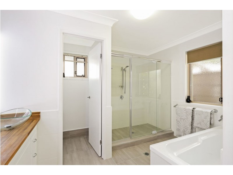 5 Brush Box Place, Wakerley QLD 4154