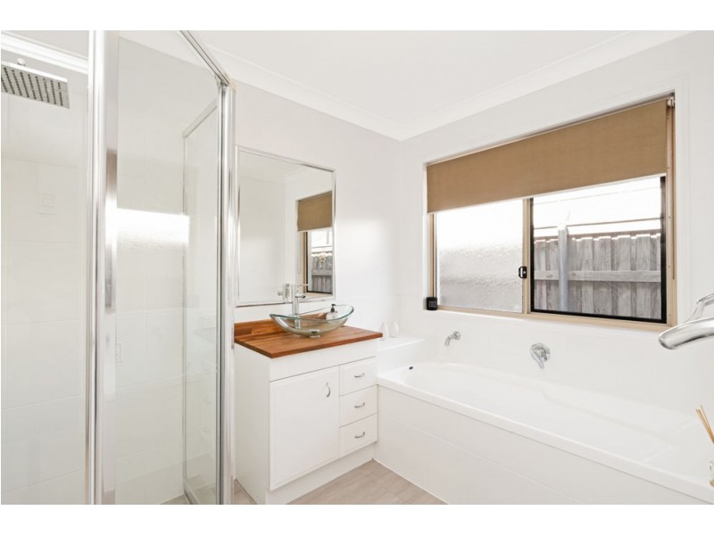 5 Brush Box Place, Wakerley QLD 4154