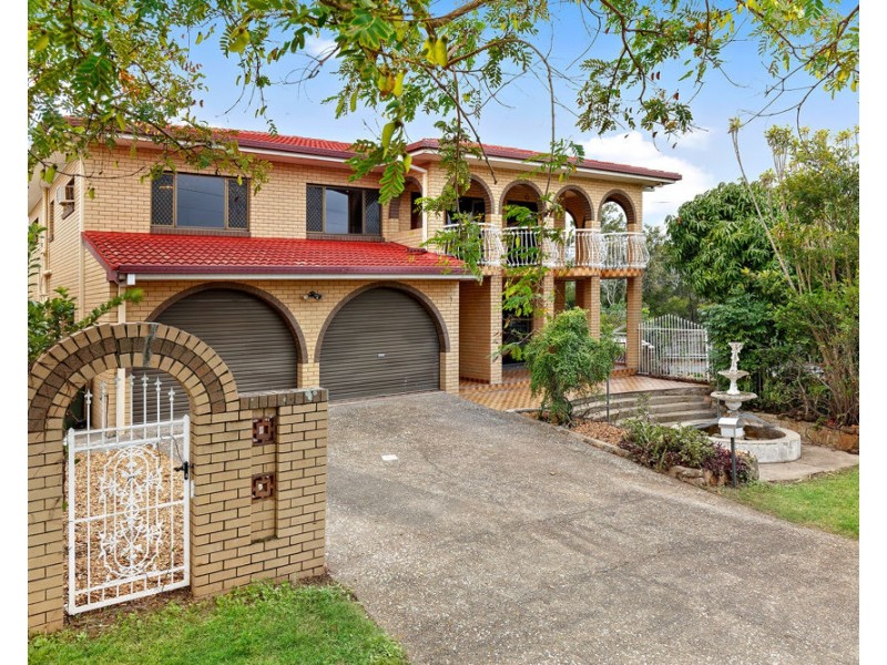 1 Akora Street, Macgregor QLD 4109