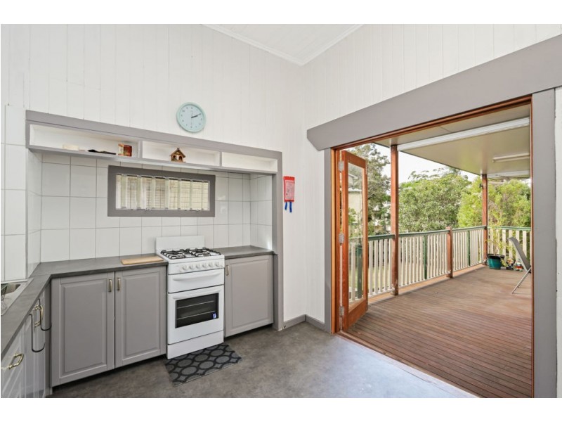 5 Gustavson Street, Annerley QLD 4103