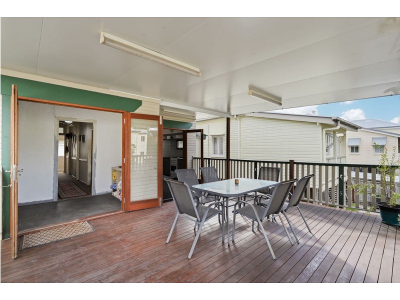 5 Gustavson Street, Annerley QLD 4103