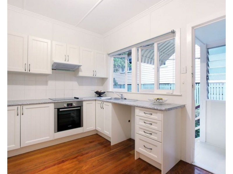 63 Delsie Street, Cannon Hill QLD 4170