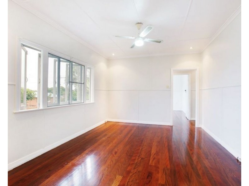 63 Delsie Street, Cannon Hill QLD 4170