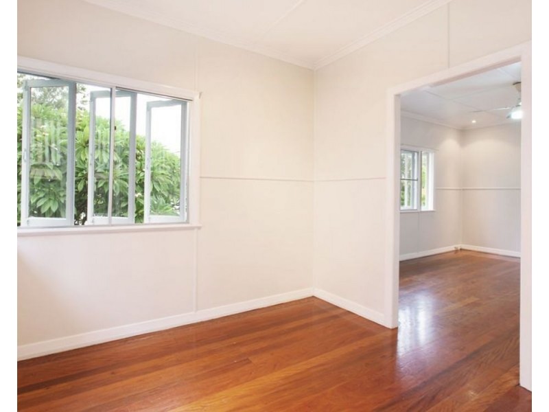 63 Delsie Street, Cannon Hill QLD 4170