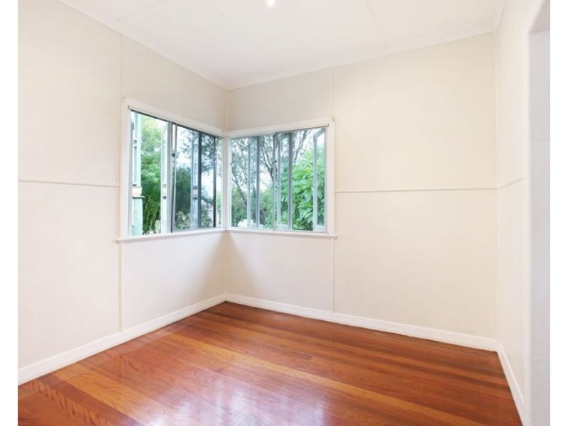 63 Delsie Street, Cannon Hill QLD 4170