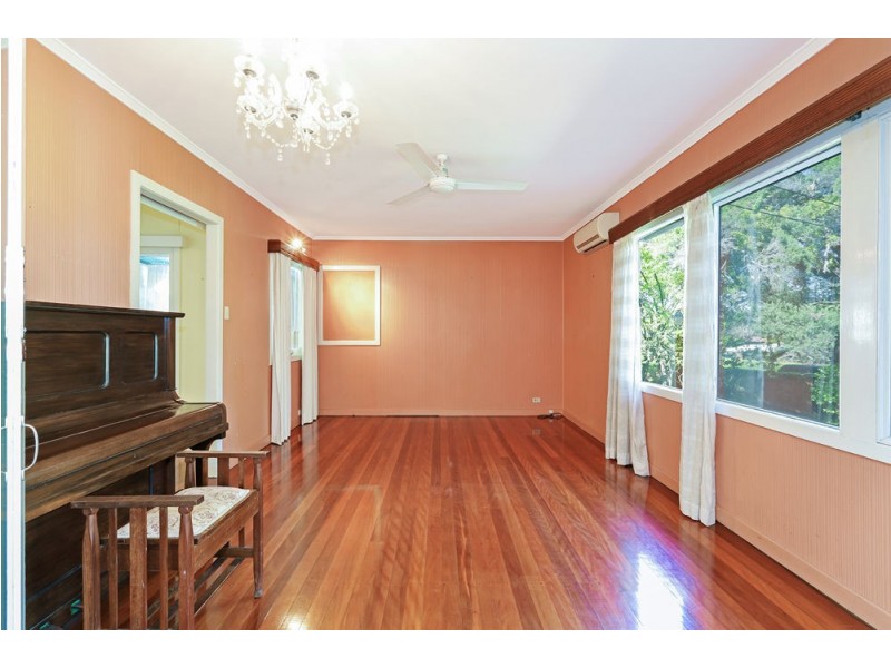 15 Brescia Street, Holland Park West QLD 4121