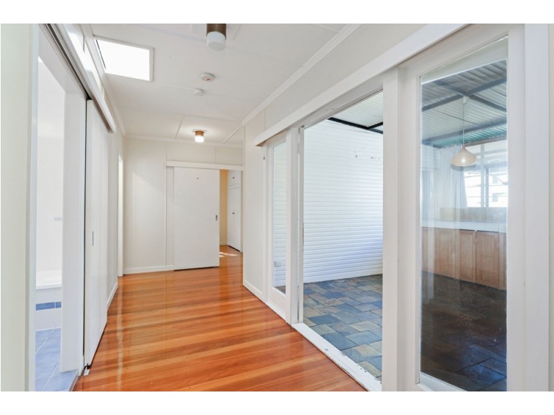 15 Brescia Street, Holland Park West QLD 4121