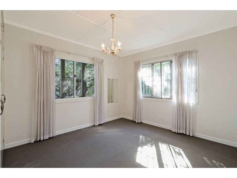 15 Brescia Street, Holland Park West QLD 4121