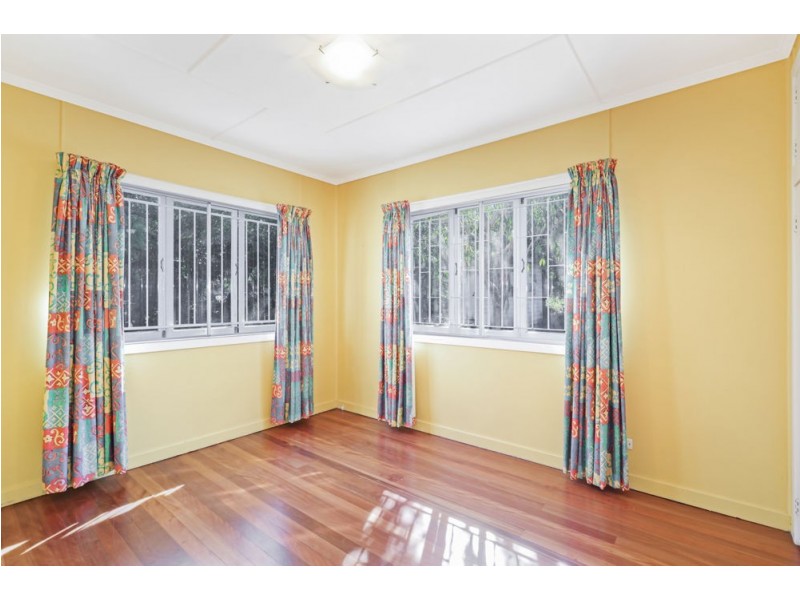 15 Brescia Street, Holland Park West QLD 4121