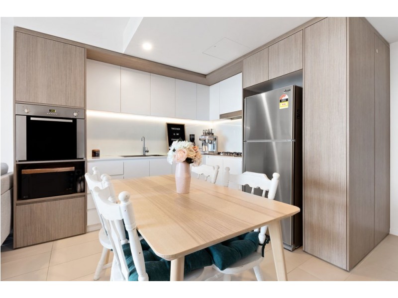 1046/123 Cavendish Road, Coorparoo QLD 4151