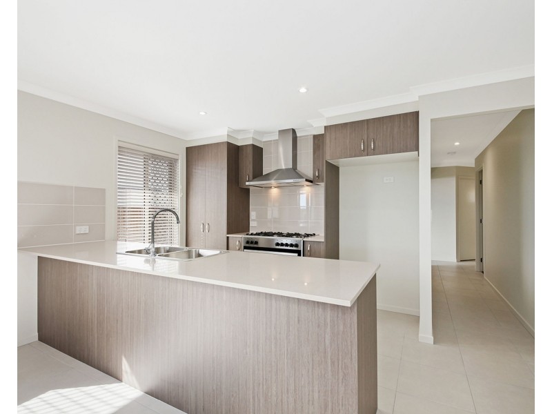 24 FALKIRK WAY, Spring Mountain QLD 4124