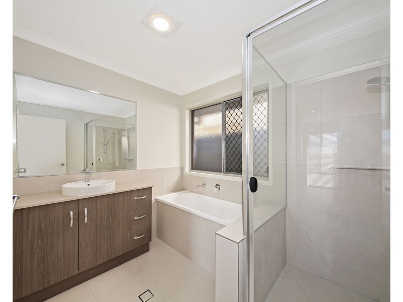 24 FALKIRK WAY, Spring Mountain QLD 4124