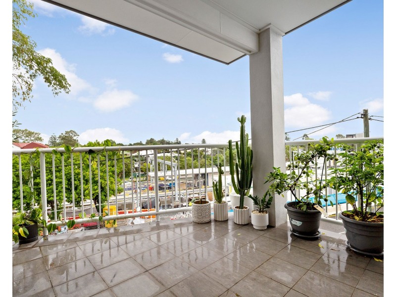 8/12 Lake Street, Yeronga QLD 4104