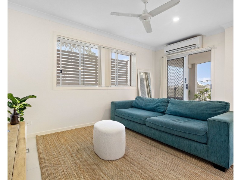 8/12 Lake Street, Yeronga QLD 4104