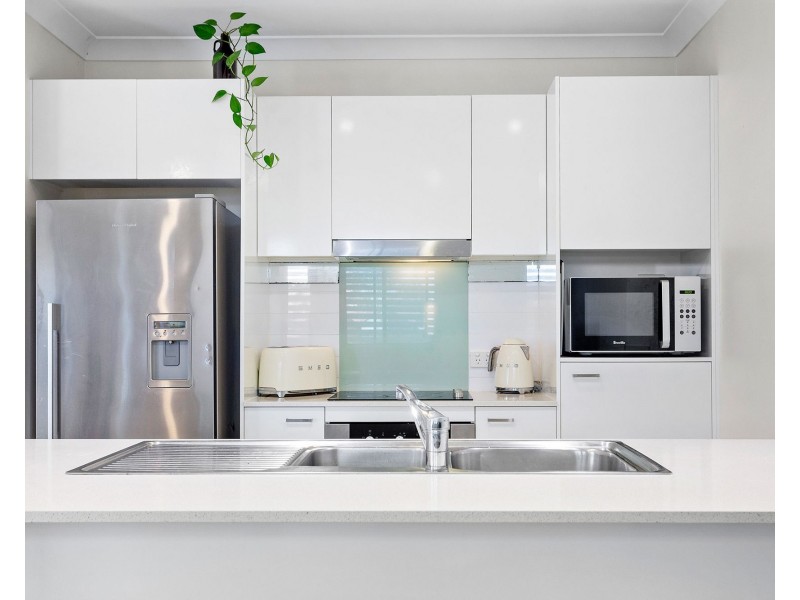 8/12 Lake Street, Yeronga QLD 4104