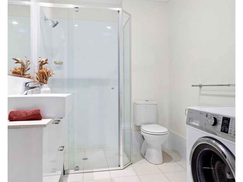 8/12 Lake Street, Yeronga QLD 4104