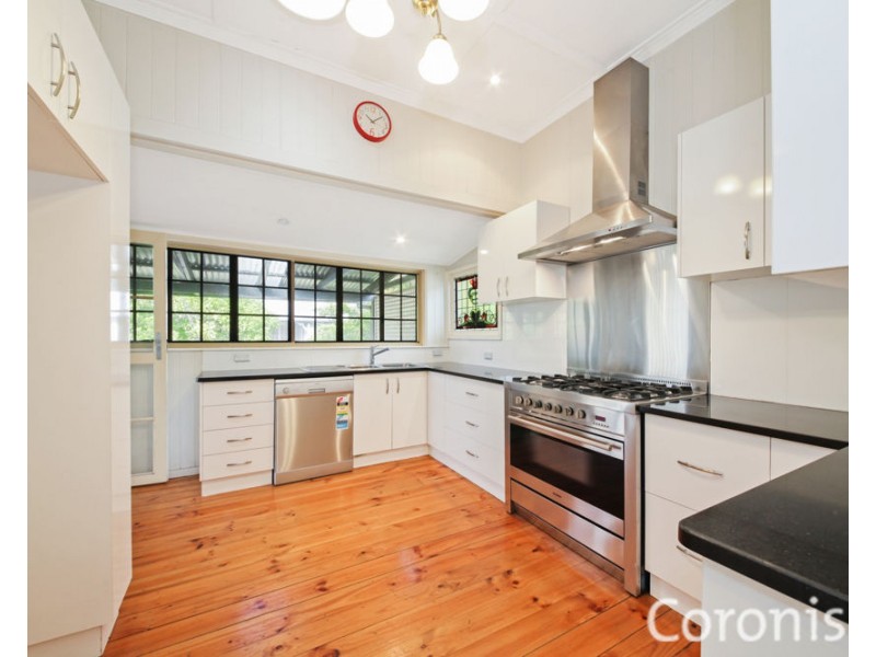 29 Livingstone Street, Yeerongpilly QLD 4105