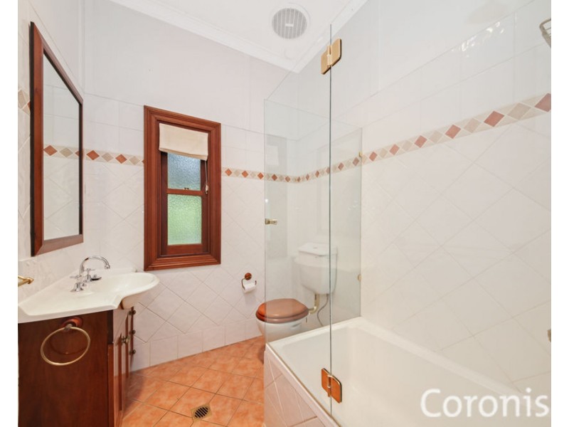 29 Livingstone Street, Yeerongpilly QLD 4105