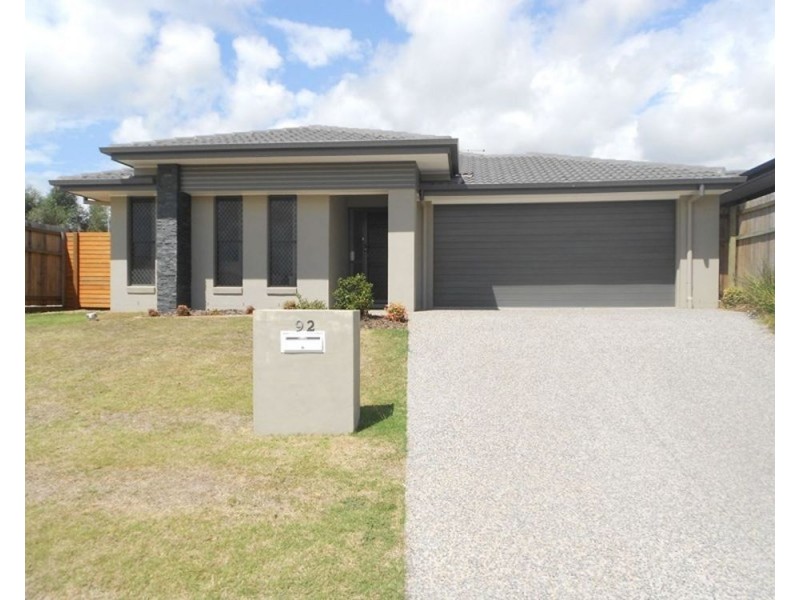 92 Schooner Circuit, Manly West QLD 4179