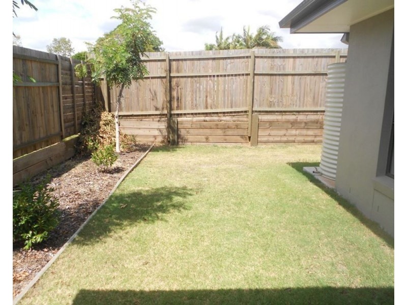 92 Schooner Circuit, Manly West QLD 4179