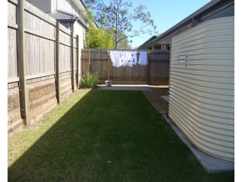 92 Schooner Circuit, Manly West QLD 4179