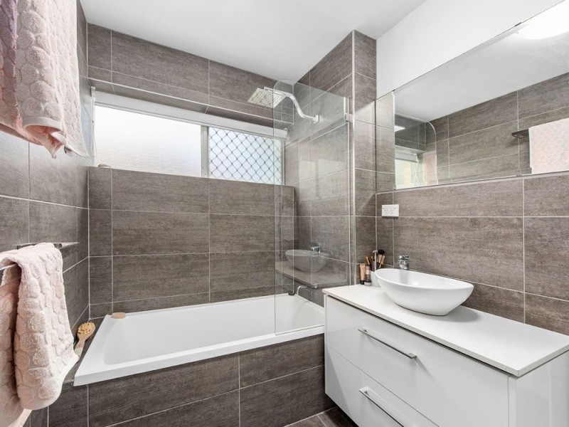 3/32 Woodhill Avenue, Coorparoo QLD 4151