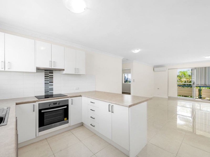 6/24 Raby Road, Coorparoo QLD 4151