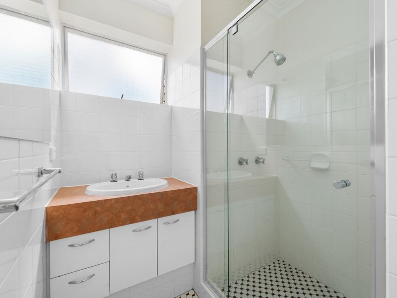 6/24 Raby Road, Coorparoo QLD 4151