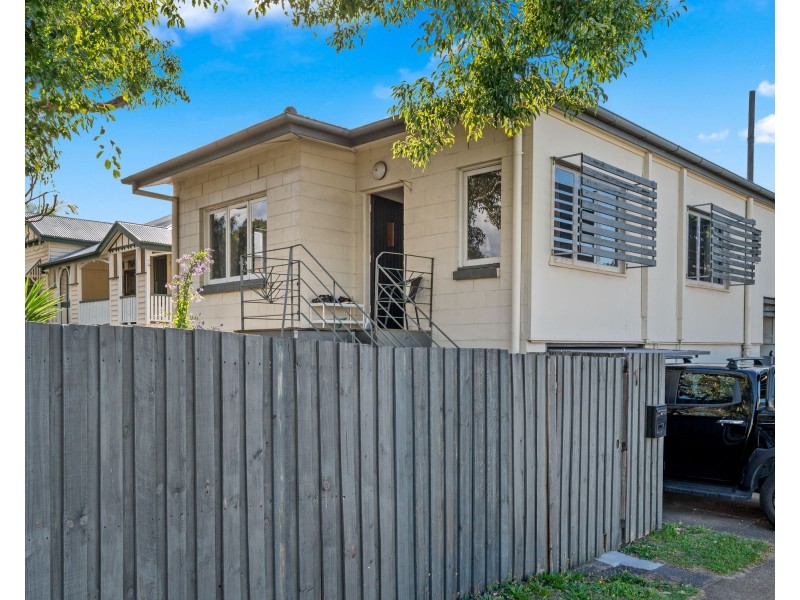 1&2/98 Juliette Street, Greenslopes QLD 4120