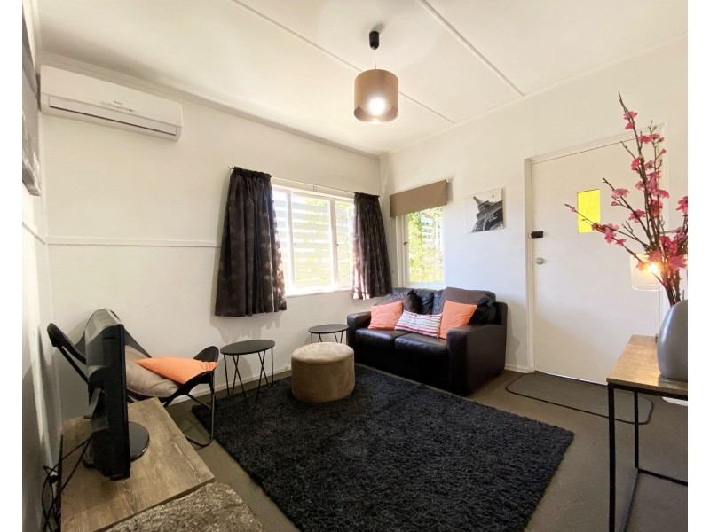 1&2/98 Juliette Street, Greenslopes QLD 4120