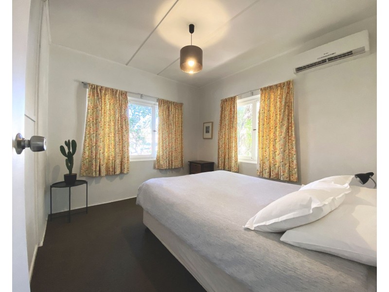 1&2/98 Juliette Street, Greenslopes QLD 4120