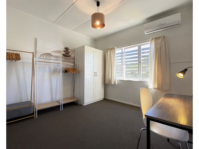 1&2/98 Juliette Street, Greenslopes QLD 4120