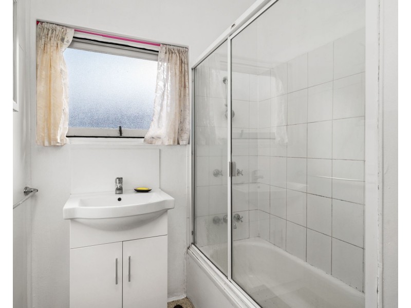 1&2/98 Juliette Street, Greenslopes QLD 4120