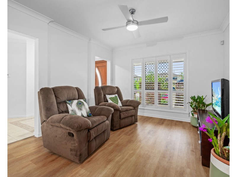 126 Bordeaux Street, Eight Mile Plains QLD 4113