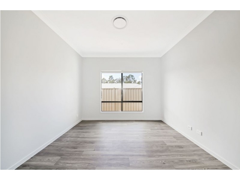 33 Whitehaven Street, Pallara QLD 4110