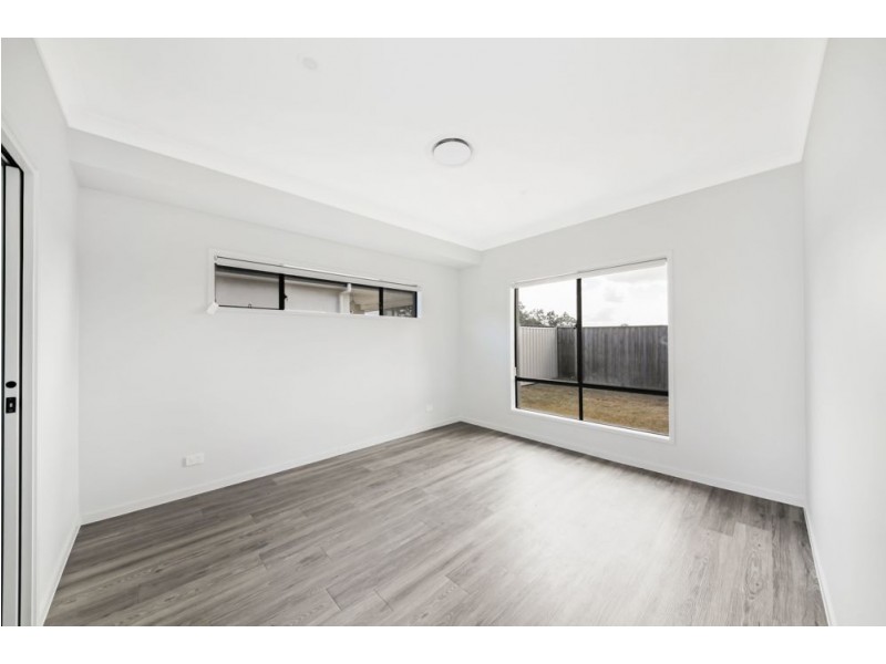 33 Whitehaven Street, Pallara QLD 4110