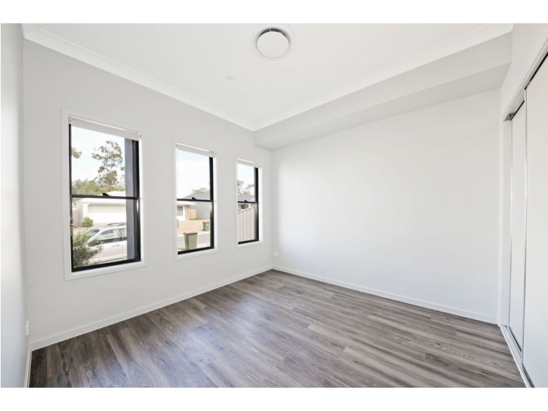 33 Whitehaven Street, Pallara QLD 4110