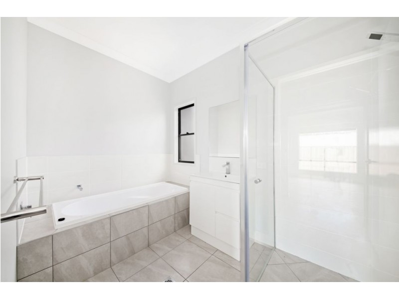 33 Whitehaven Street, Pallara QLD 4110