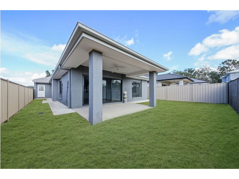 33 Whitehaven Street, Pallara QLD 4110